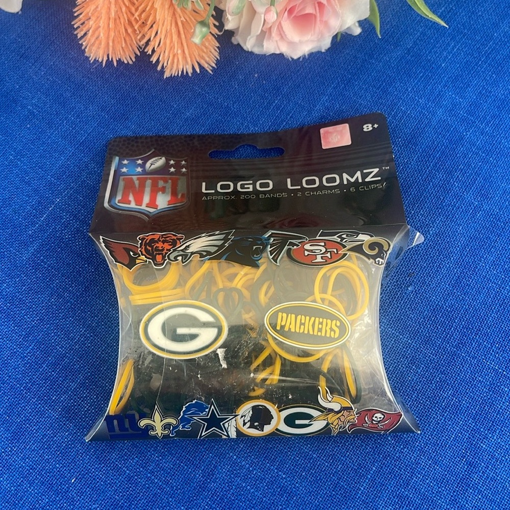 Officially Licensed NFL Logo Loomz - Greenbay PACKERS - 208 pcs